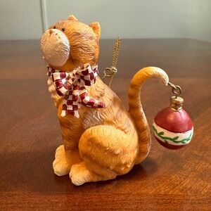 RAZ Imports Deb Strain Resin Cat Christmas Ornament Tabby Cat‎ Red Bow Ball